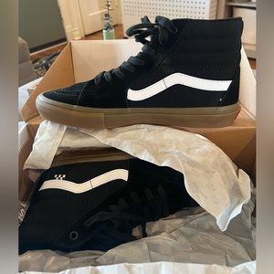 Men’s Vans Sk8-His Size 10